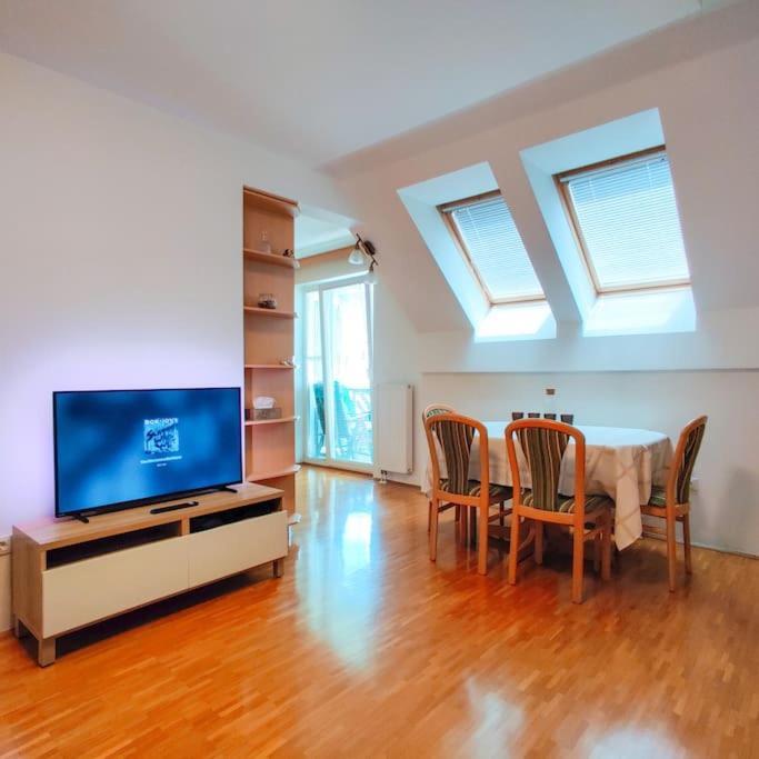 Alpine Nest Apartment เบลด ภายนอก รูปภาพ